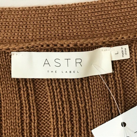 Astr the Label Evie V Neck Sweater Camel Color L - Picture 5 of 7